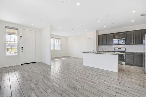 Tiny photo for 117 E Central Parkway, MOUNTAIN HOUSE, CA 95391 (MLS # ML82034049)