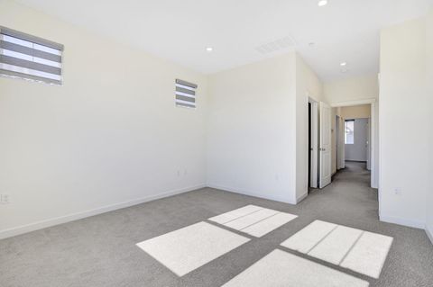 Tiny photo for 117 E Central Parkway, MOUNTAIN HOUSE, CA 95391 (MLS # ML82034049)