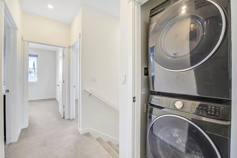 Tiny photo for 117 E Central Parkway, MOUNTAIN HOUSE, CA 95391 (MLS # ML82034049)