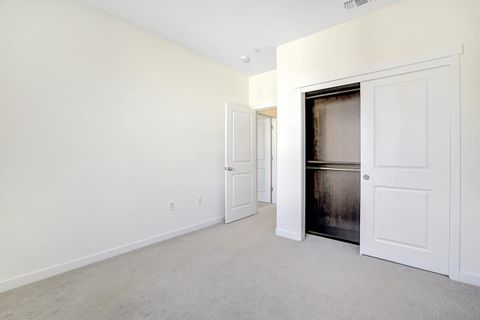 Tiny photo for 117 E Central Parkway, MOUNTAIN HOUSE, CA 95391 (MLS # ML82034049)