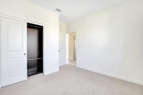 Tiny photo for 117 E Central Parkway, MOUNTAIN HOUSE, CA 95391 (MLS # ML82034049)