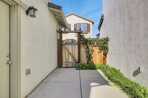 Tiny photo for 117 E Central Parkway, MOUNTAIN HOUSE, CA 95391 (MLS # ML82034049)