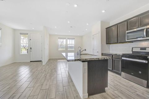 Tiny photo for 117 E Central Parkway, MOUNTAIN HOUSE, CA 95391 (MLS # ML82034049)