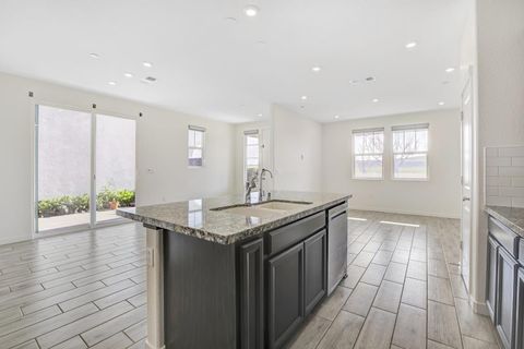 Tiny photo for 117 E Central Parkway, MOUNTAIN HOUSE, CA 95391 (MLS # ML82034049)