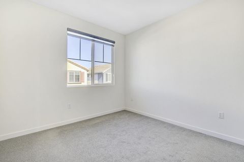 Tiny photo for 117 E Central Parkway, MOUNTAIN HOUSE, CA 95391 (MLS # ML82034049)