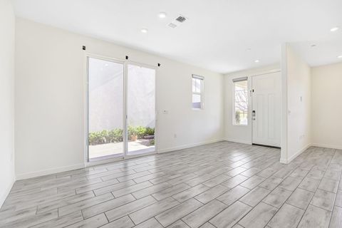 Tiny photo for 117 E Central Parkway, MOUNTAIN HOUSE, CA 95391 (MLS # ML82034049)