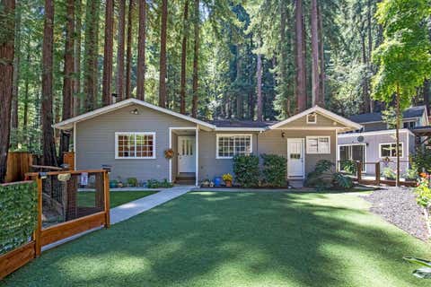 Photo of 17515 Comanche Trail, LOS GATOS, CA 95033 (MLS # ML82056717)