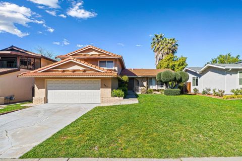 Photo of 345 Avenida Arboles, SAN JOSE, CA 95123 (MLS # ML82037249)