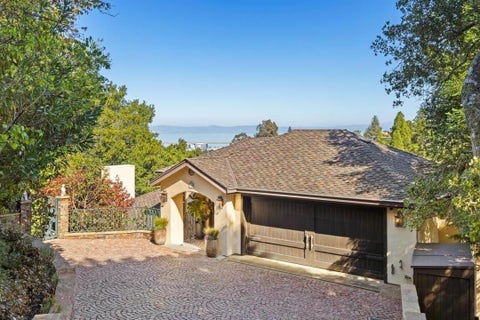 Photo of 48 Tulip Court, BURLINGAME, CA 94010 (MLS # ML82065595)
