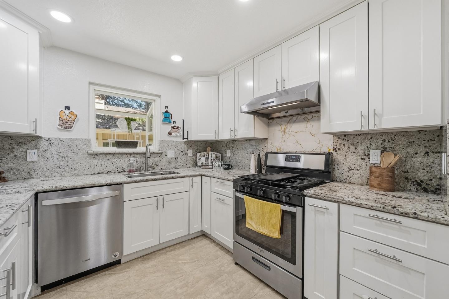 201 Flynn Avenue 16