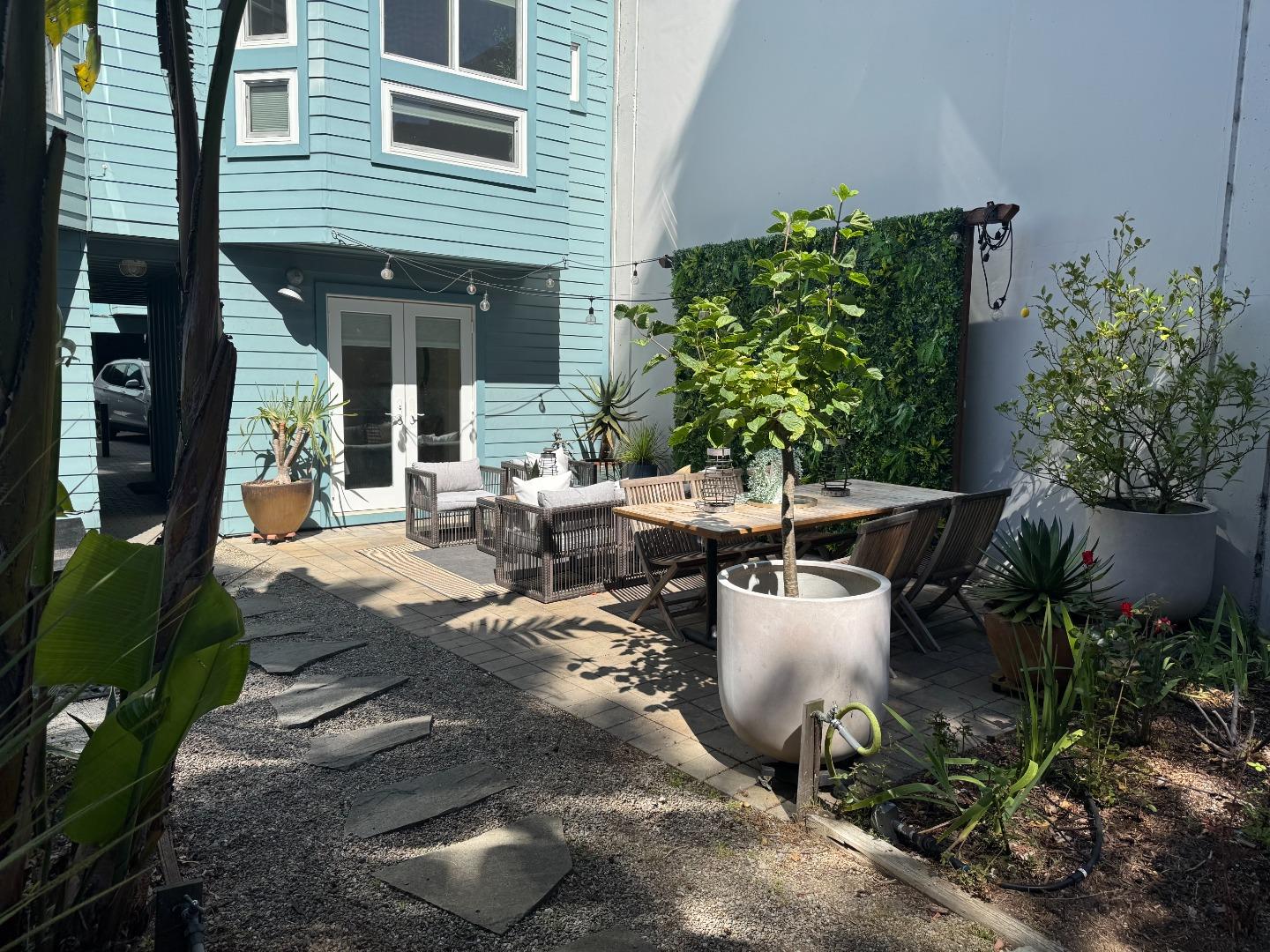 1269 South Van Ness Avenue Unit D