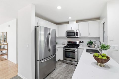 Tiny photo for 718 Webster Drive, San Jose, CA 95133 (MLS # ML82030358)