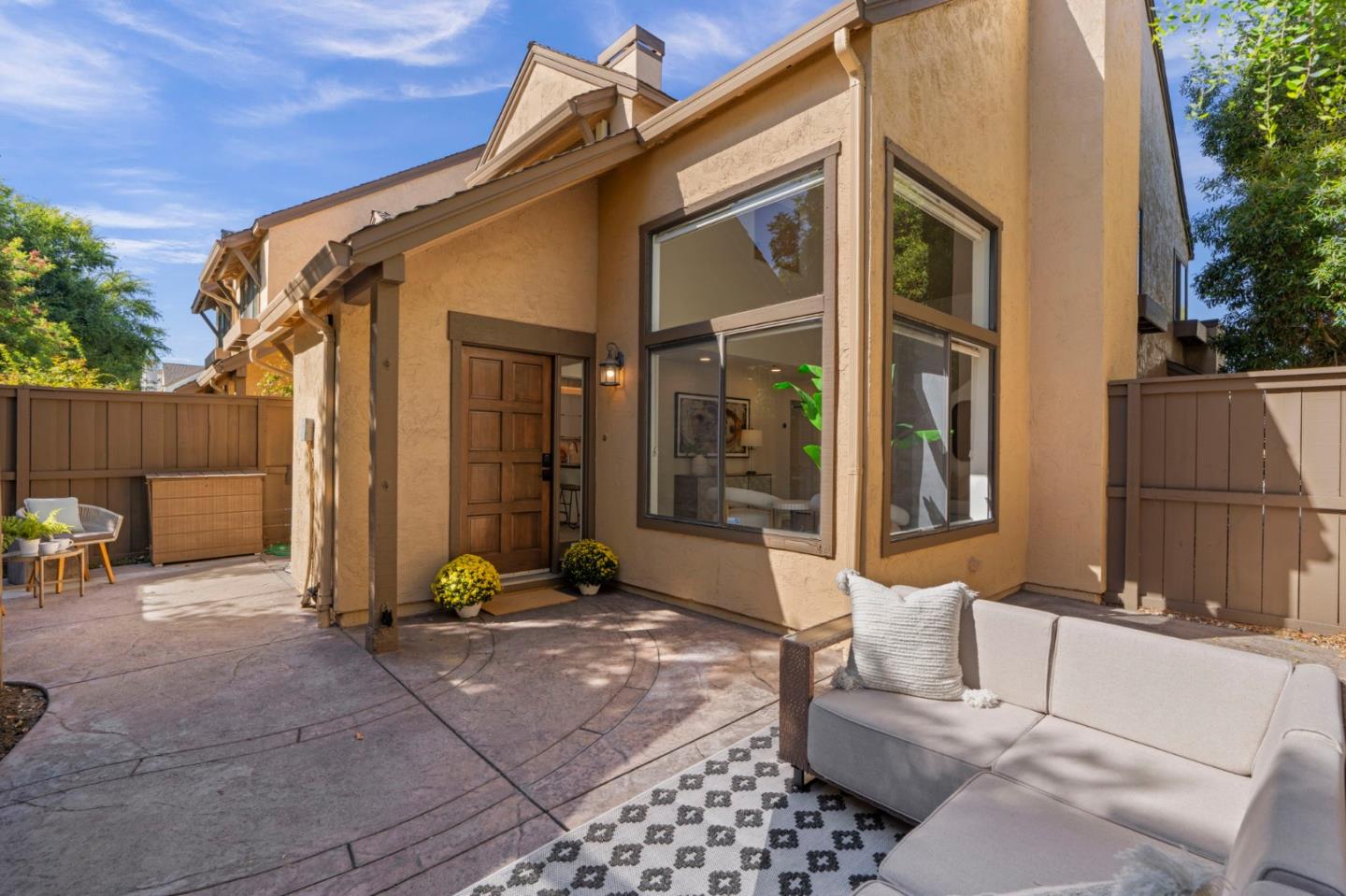 1327 Greenwich Court