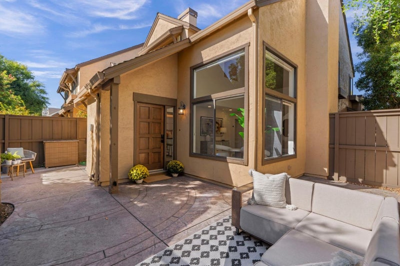1327 Greenwich Court