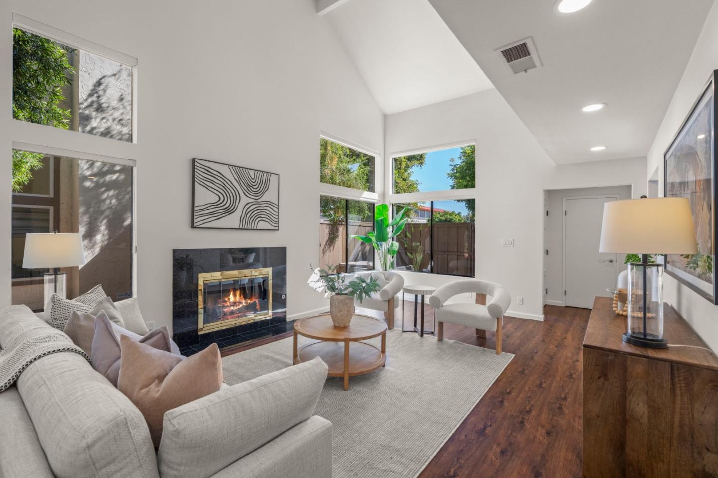 1327 Greenwich Court