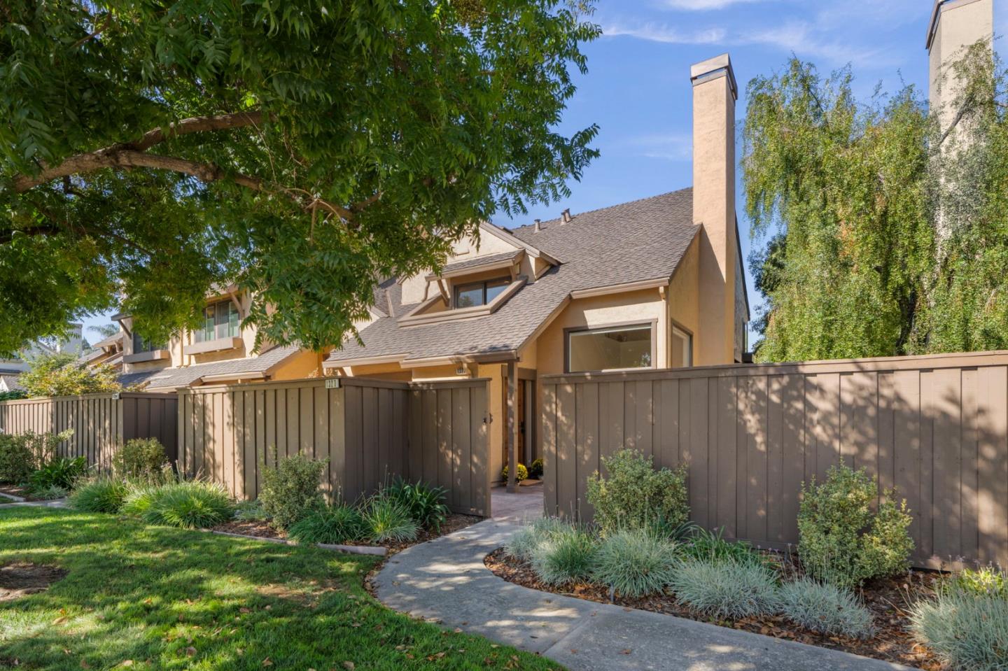 1327 Greenwich Court