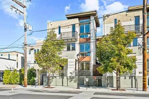 630 Warren Street, Redwood City, CA 94063 - #: ML82028862