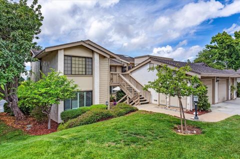 Photo of 7305 Via Granja, SAN JOSE, CA 95135 (MLS # ML82042190)