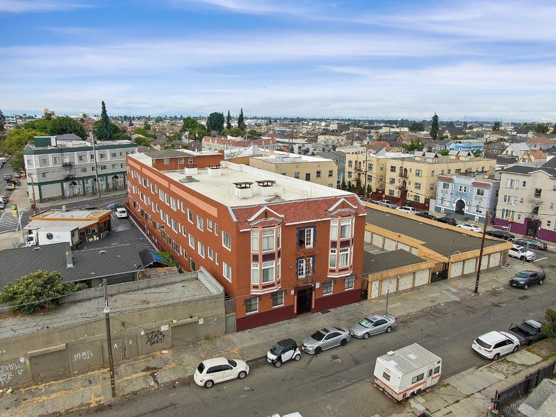 2624 Foothill Boulevard