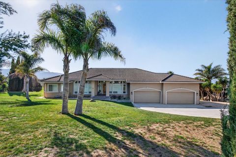 Photo of 313 Taryn Court, Hollister, CA 95023 (MLS # ML82034301)