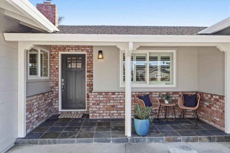 1594 Koch Lane
