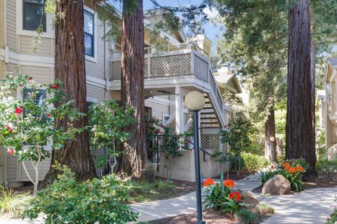 Photo of 935 La Mesa Terrace #G, SUNNYVALE, CA 94086 (MLS # ML82036365)