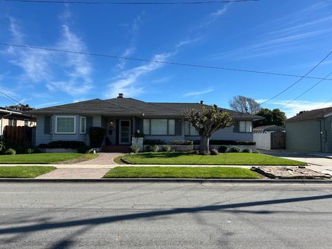 Photo of 22 San Juan Drive, SALINAS, CA 93901 (MLS # ML82036660)
