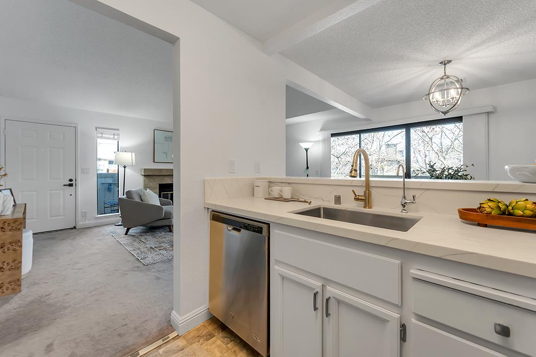 1913 La Terrace Circle