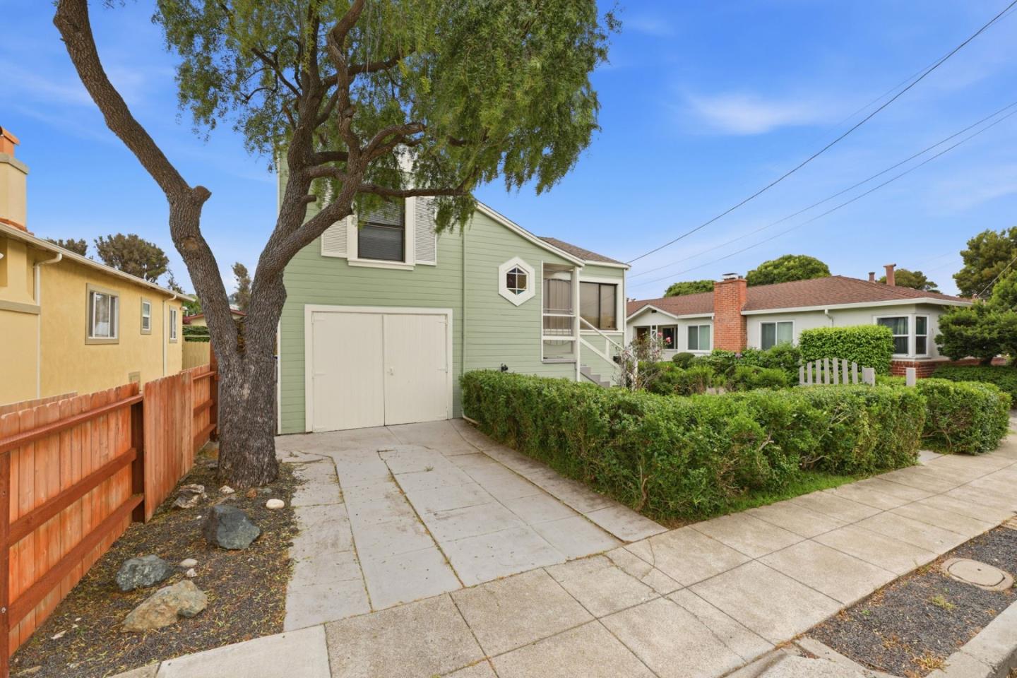 438 43rd Street