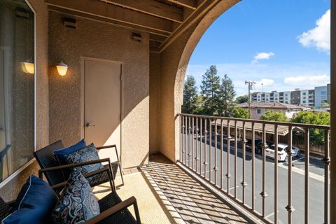 Photo of 801 S Winchester Boulevard #3206, SAN JOSE, CA 95128 (MLS # ML82036005)