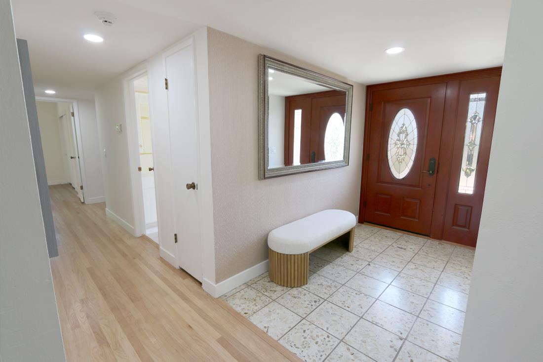 12141 Viewoak Drive