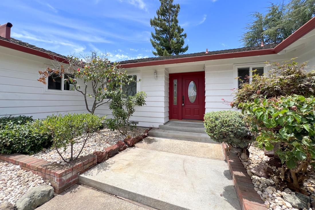 12141 Viewoak Drive