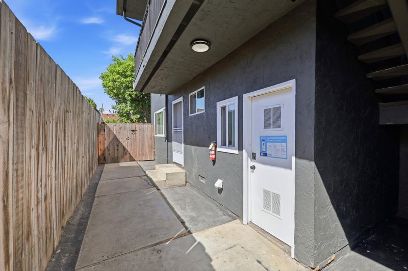 2916 Curtis Avenue