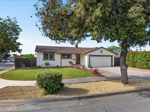 Tiny photo for 1423 SW Santa Fe Drive, SAN JOSE, CA 95118 (MLS # ML82043180)