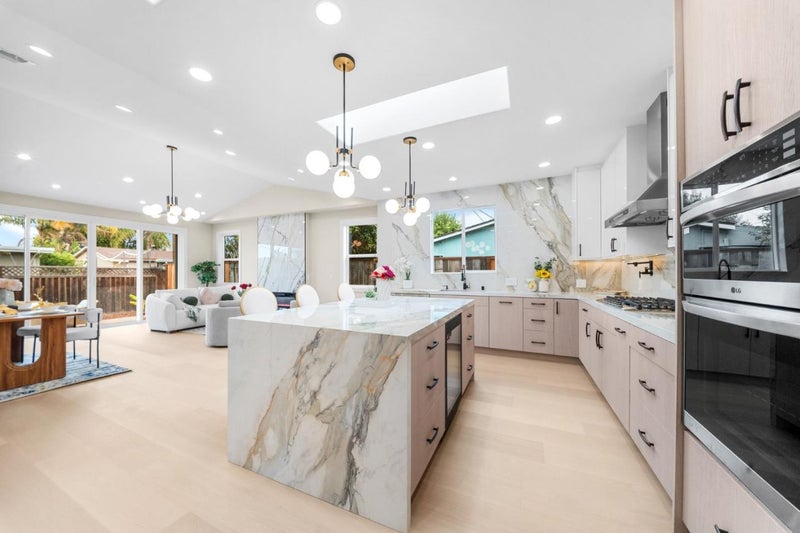 2477 Amethyst Drive