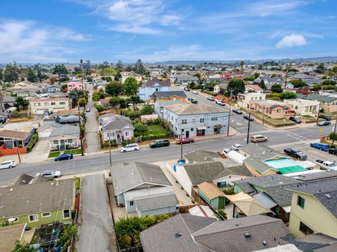 Tiny photo for 932 Lincoln Street, WATSONVILLE, CA 95076 (MLS # ML82022489)