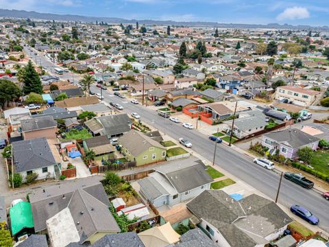 Tiny photo for 932 Lincoln Street, WATSONVILLE, CA 95076 (MLS # ML82022489)
