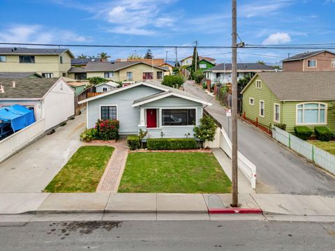 Tiny photo for 932 Lincoln Street, WATSONVILLE, CA 95076 (MLS # ML82022489)