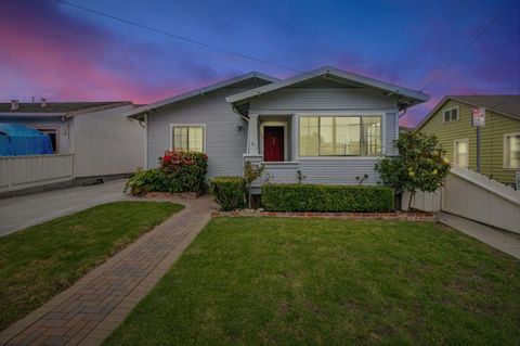 Tiny photo for 932 Lincoln Street, WATSONVILLE, CA 95076 (MLS # ML82022489)