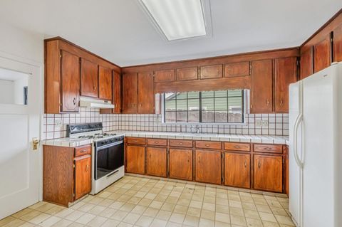Tiny photo for 932 Lincoln Street, WATSONVILLE, CA 95076 (MLS # ML82022489)