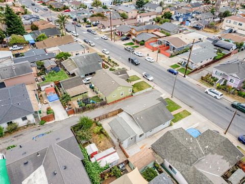 Tiny photo for 932 Lincoln Street, WATSONVILLE, CA 95076 (MLS # ML82022489)
