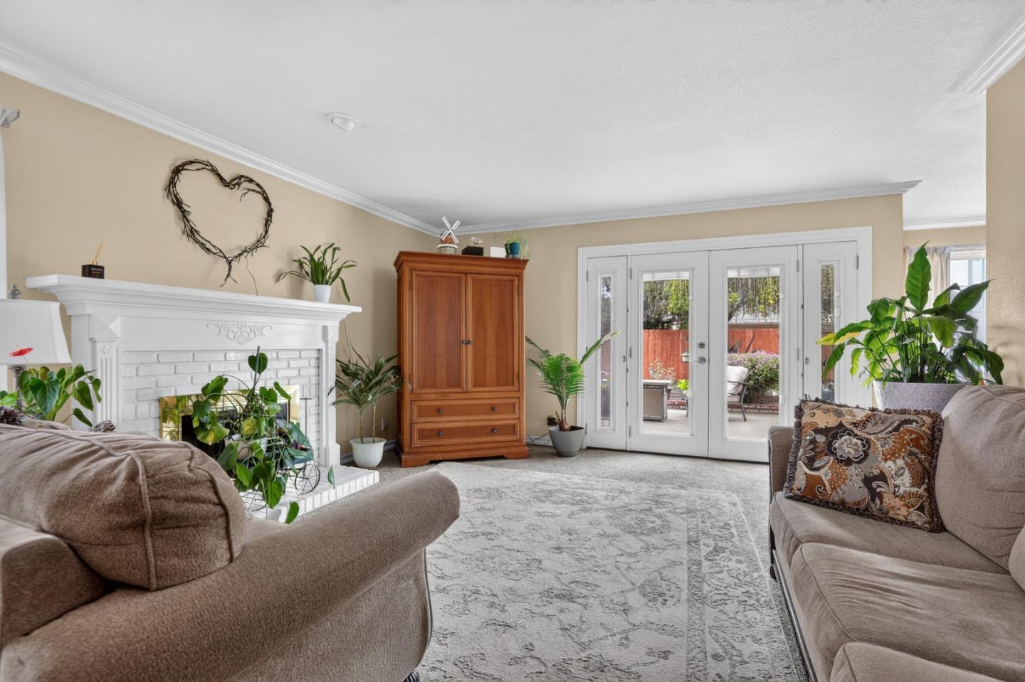 363 Greenwich Way