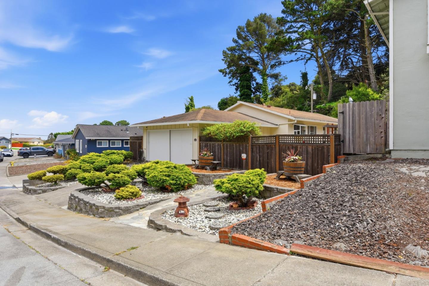 2351 Rollingwood Drive