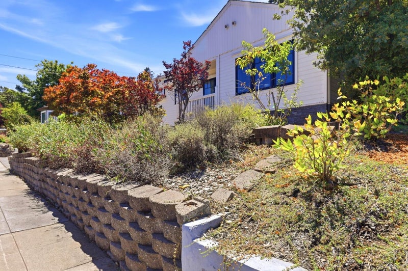 740 Alameda De Las Pulgas