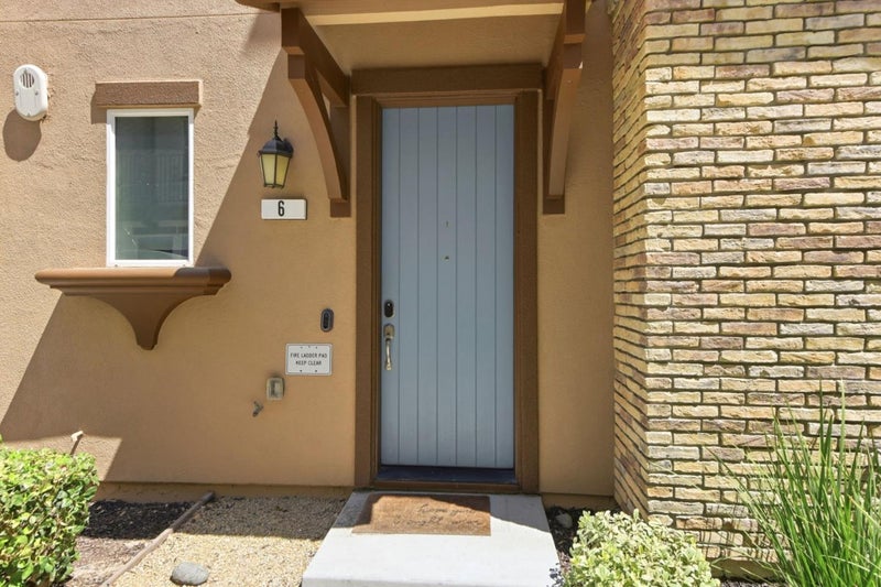 2733 Sorano Court 6