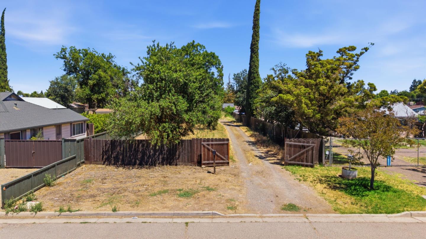 874 Hansen Avenue