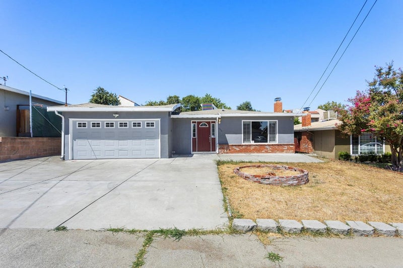 2810 Center Lane