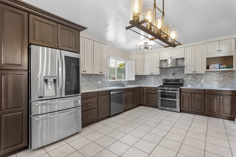 2810 Center Lane