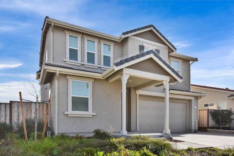 Tiny photo for 2160 Fuchsia Drive, HOLLISTER, CA 95023 (MLS # ML82033284)