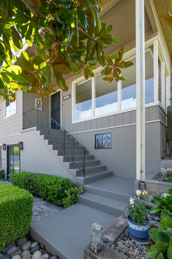 1600 SUNNYSLOPE Avenue